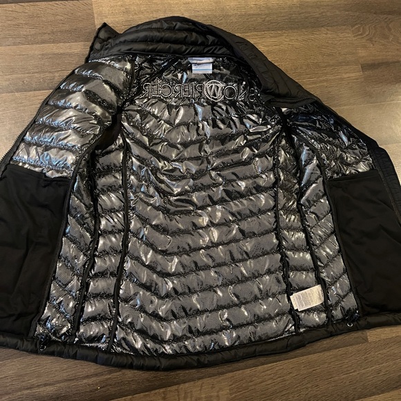 Columbia Powder Lite Vest - embroidered with Snowpiercer logo - Picture 2 of 5